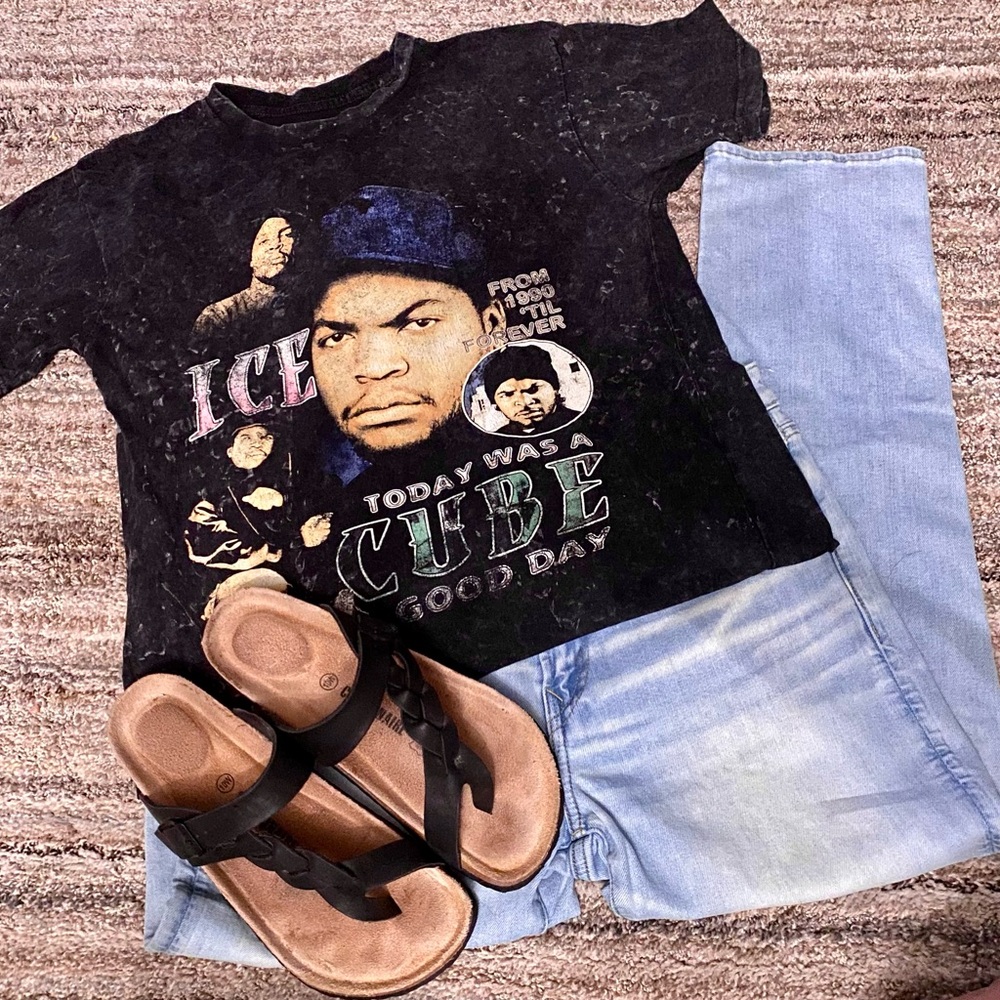 Black Short Sleeve Ice Cube Graphic Tee - Icon Portrait Design (10)